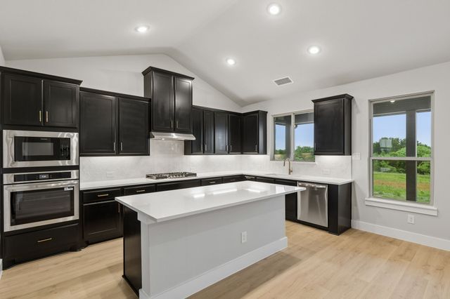331 Wagon Trail, Waxahachie, TX 75165