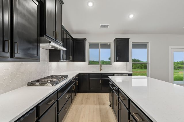 331 Wagon Trail, Waxahachie, TX 75165