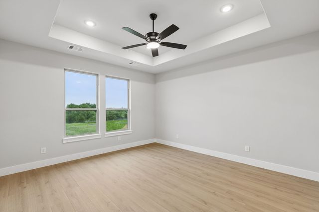331 Wagon Trail, Waxahachie, TX 75165