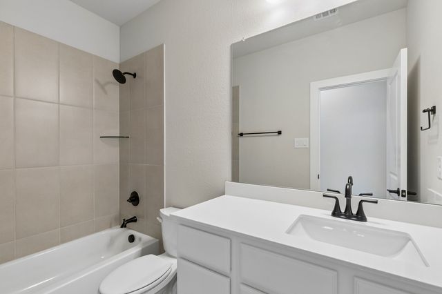 331 Wagon Trail, Waxahachie, TX 75165