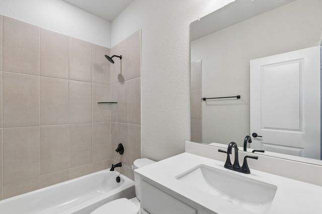 331 Wagon Trail, Waxahachie, TX 75165