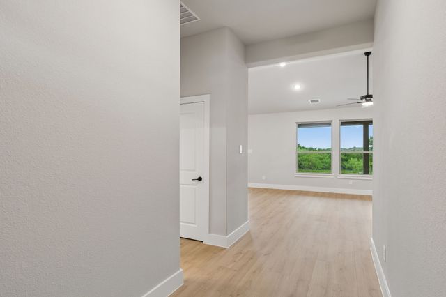 331 Wagon Trail, Waxahachie, TX 75165