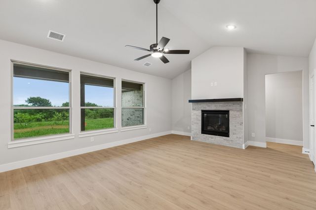 331 Wagon Trail, Waxahachie, TX 75165