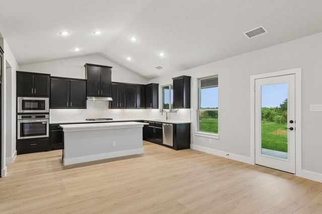 331 Wagon Trail, Waxahachie, TX 75165