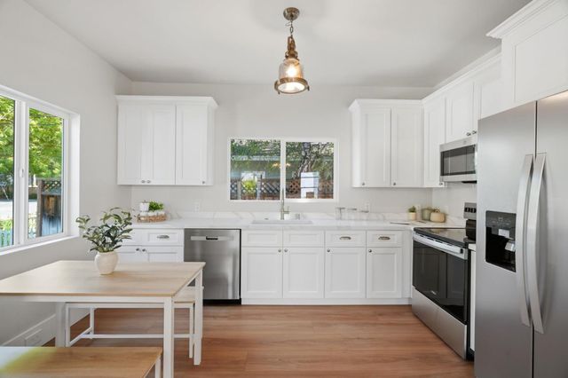566 Everett Avenue, Palo Alto, CA 94301
