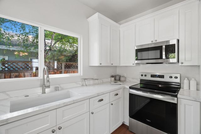 566 Everett Avenue, Palo Alto, CA 94301