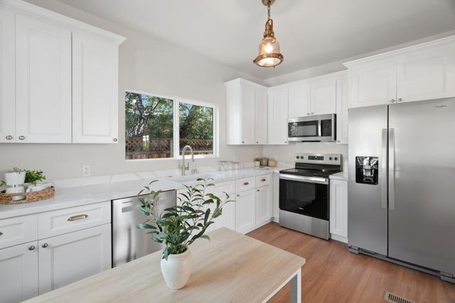 566 Everett Avenue, Palo Alto, CA 94301