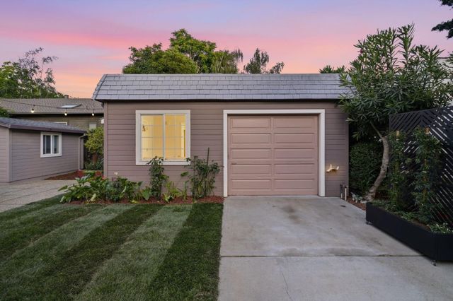 566 Everett Avenue, Palo Alto, CA 94301