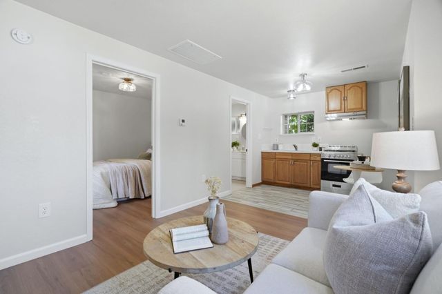 566 Everett Avenue, Palo Alto, CA 94301