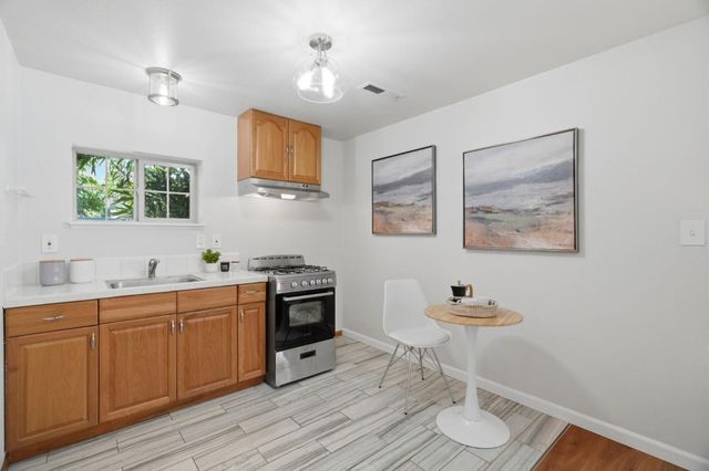 566 Everett Avenue, Palo Alto, CA 94301