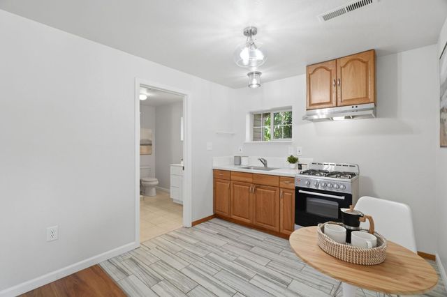 566 Everett Avenue, Palo Alto, CA 94301
