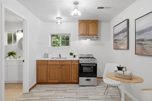 566 Everett Avenue, Palo Alto, CA 94301