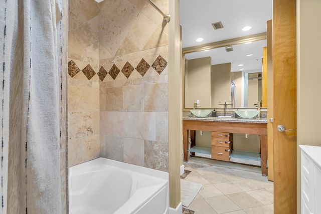 150 Bee Street 516, Charleston, SC 29401