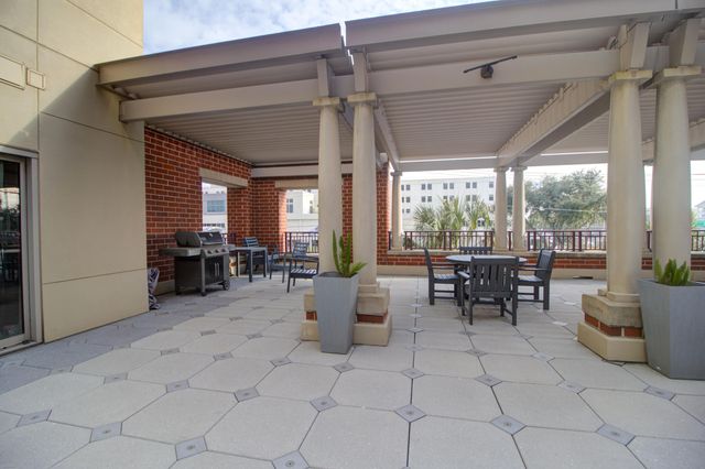 150 Bee Street 516, Charleston, SC 29401