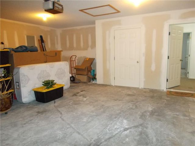 817 Clancy Court, Raymore, MO 64083