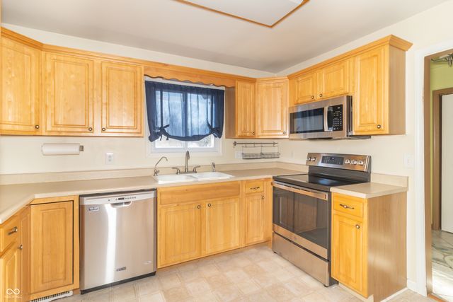 2110 Wayne Drive, Greenfield, IN 46140