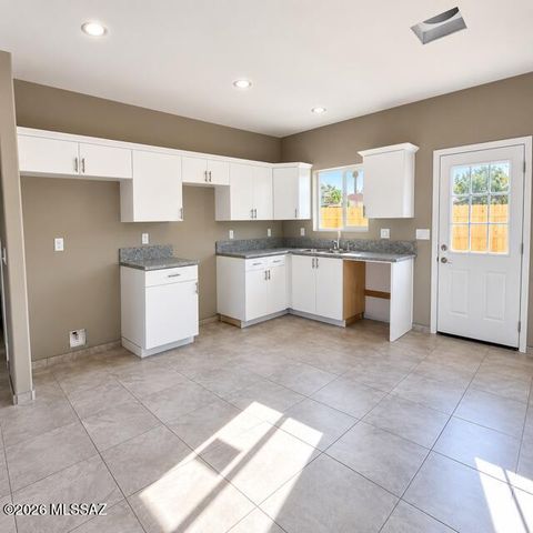 2741 W Carnauba Street, Tucson, AZ 85705