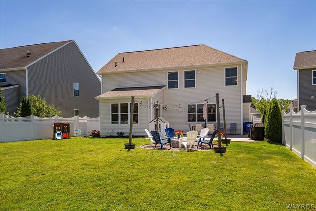 99 Cherry Laurel Lane, Amherst, NY 14228