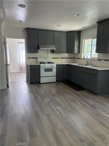 904 S Hollenbeck Street, West Covina, CA 91791