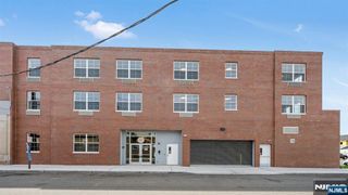 1 Center Street 2, Clifton, NJ 07011