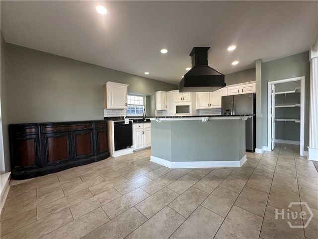 170 Sayle Lane, Richmond Hill, GA 31324