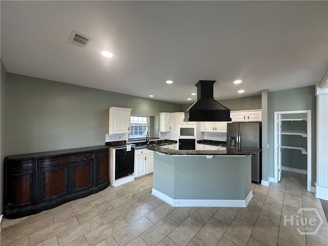 170 Sayle Lane, Richmond Hill, GA 31324