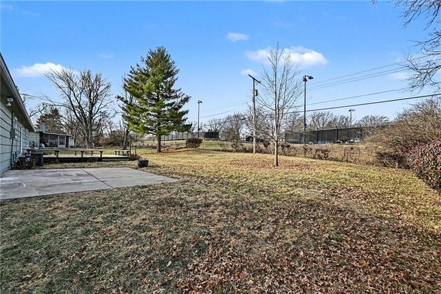 5936 Laurel Avenue, Raytown, MO 64133