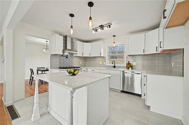 5936 Laurel Avenue, Raytown, MO 64133