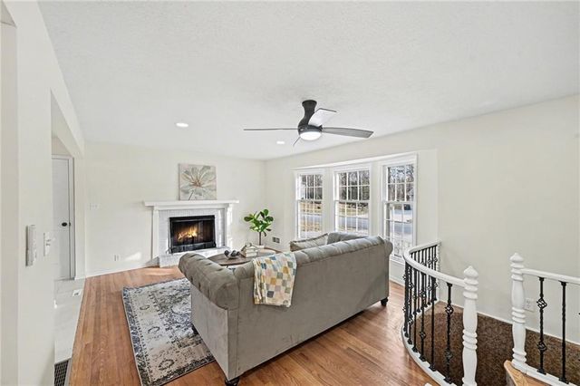 5936 Laurel Avenue, Raytown, MO 64133