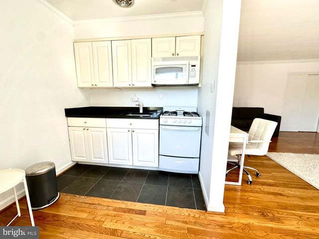 5112 MACARTHUR BLVD NW #201, Washington, DC 20016