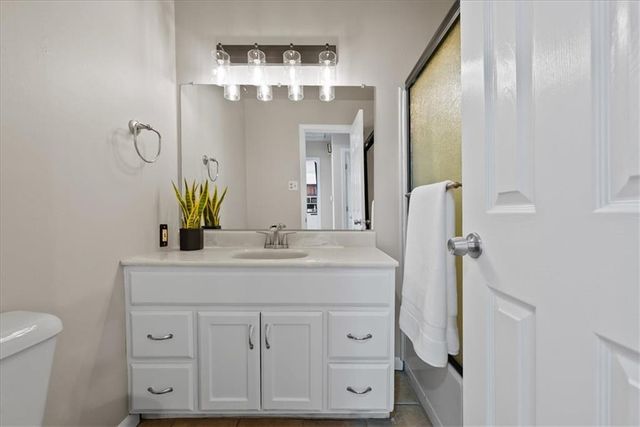 9421 Mackey Street, Overland Park, KS 66212