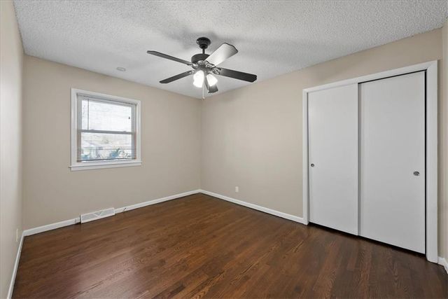 9421 Mackey Street, Overland Park, KS 66212