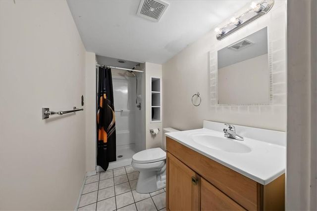 9421 Mackey Street, Overland Park, KS 66212