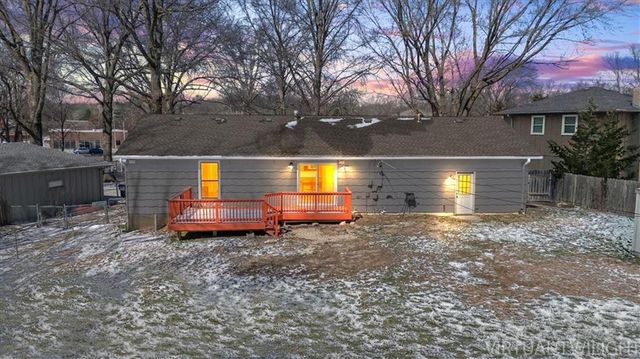 9421 Mackey Street, Overland Park, KS 66212