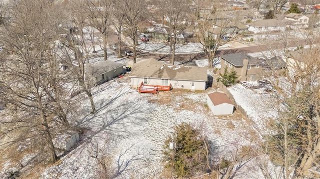 9421 Mackey Street, Overland Park, KS 66212