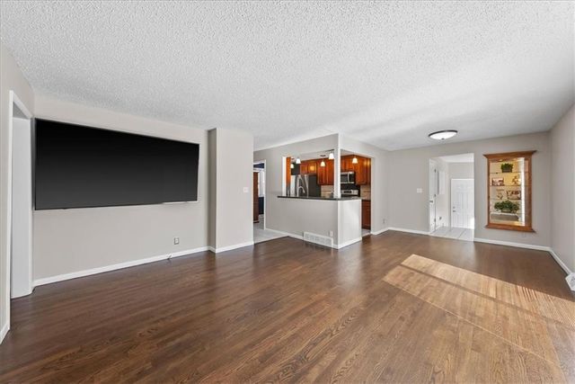 9421 Mackey Street, Overland Park, KS 66212