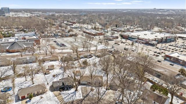 9421 Mackey Street, Overland Park, KS 66212