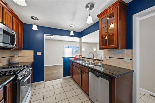 9421 Mackey Street, Overland Park, KS 66212