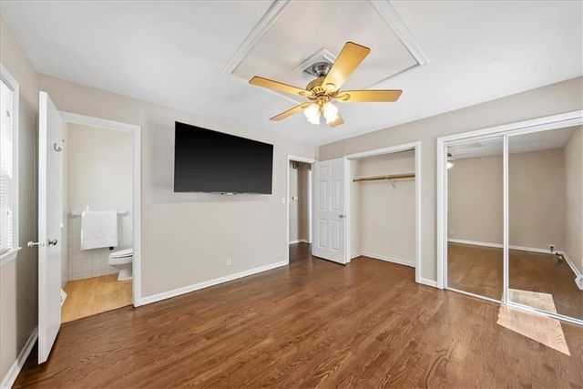 9421 Mackey Street, Overland Park, KS 66212