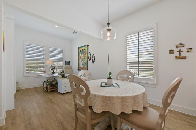 100 Arborosa PASS, Liberty Hill, TX 78642