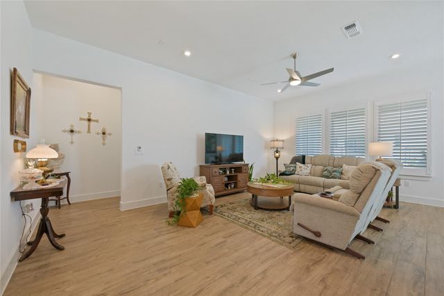 100 Arborosa PASS, Liberty Hill, TX 78642