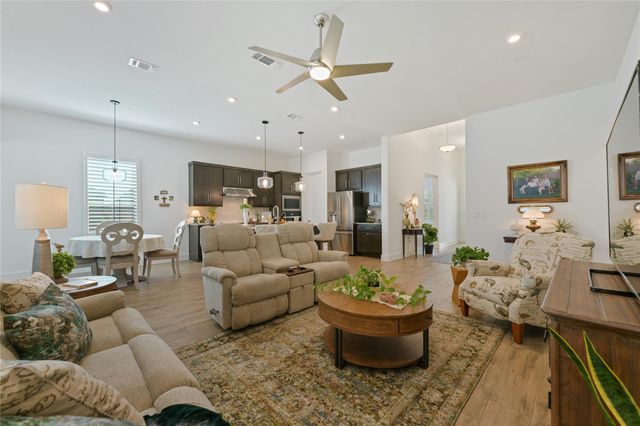 100 Arborosa PASS, Liberty Hill, TX 78642