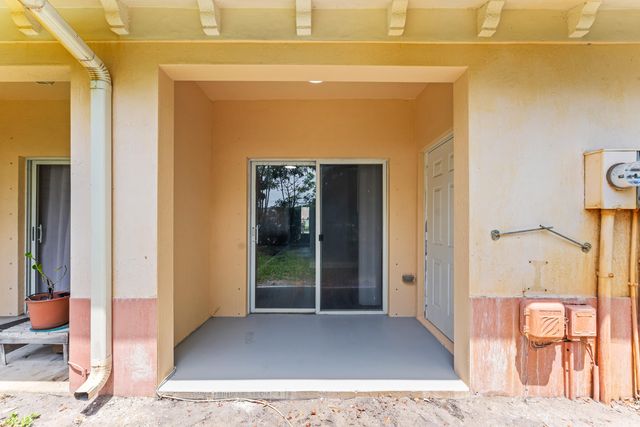 205 S Santa Catalina Circle 205, North Lauderdale, FL 33068