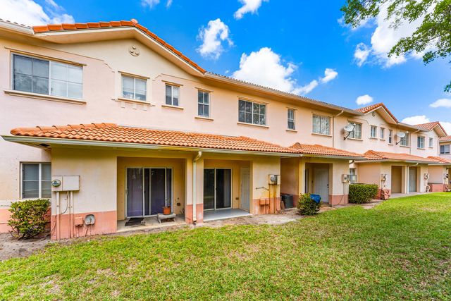 205 S Santa Catalina Circle 205, North Lauderdale, FL 33068