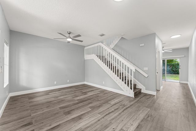 205 S Santa Catalina Circle 205, North Lauderdale, FL 33068