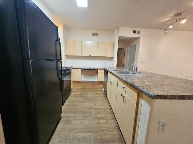 18416 N Cave Creek Road Apt 1072, Phoenix, AZ 85032