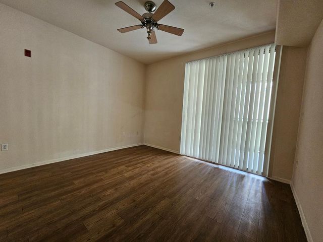 18416 N Cave Creek Road Apt 1072, Phoenix, AZ 85032