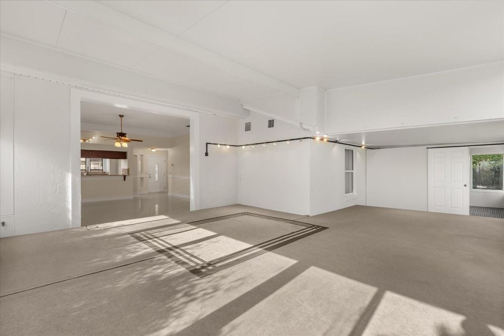 Image 11 of property listing at 5332 DORRINGTON LANE, Orlando, FL 32821