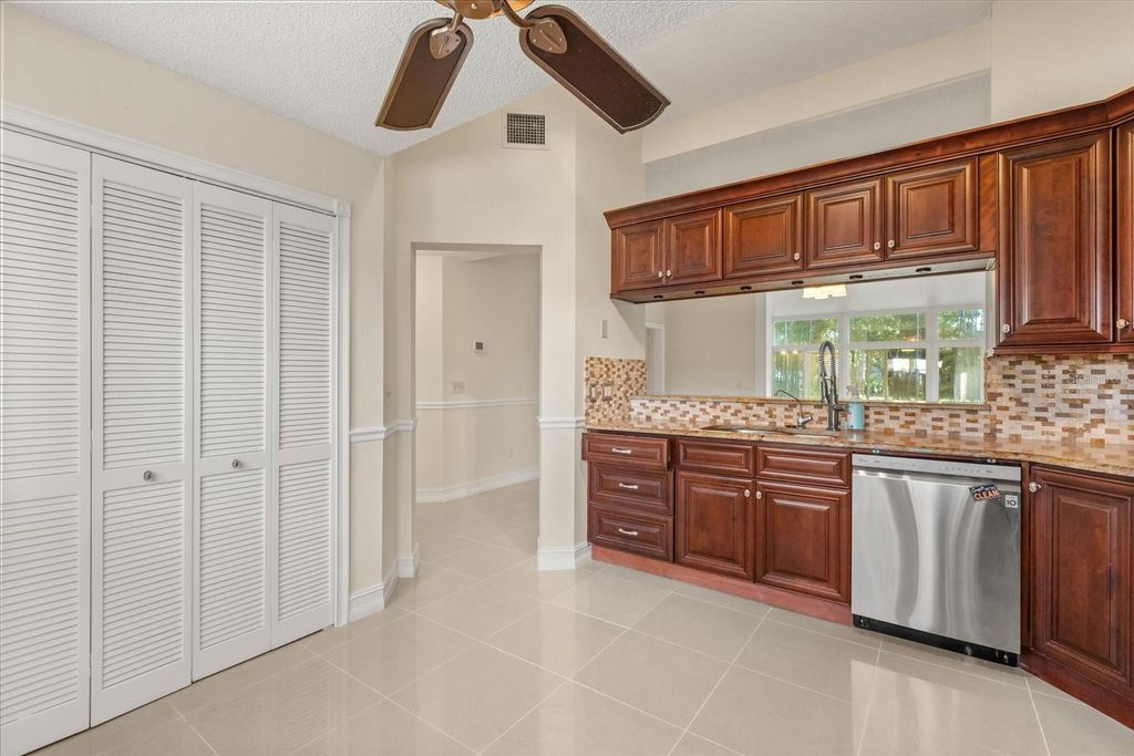 Image 13 of property listing at 5332 DORRINGTON LANE, Orlando, FL 32821