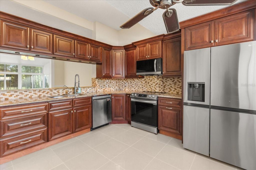 Image 14 of property listing at 5332 DORRINGTON LANE, Orlando, FL 32821